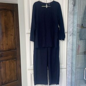 EILEEN FISHER NAVY BLUE SUSTAINABLE TOP AND PANTS SIZE L GENTLY WORN OUTFIT